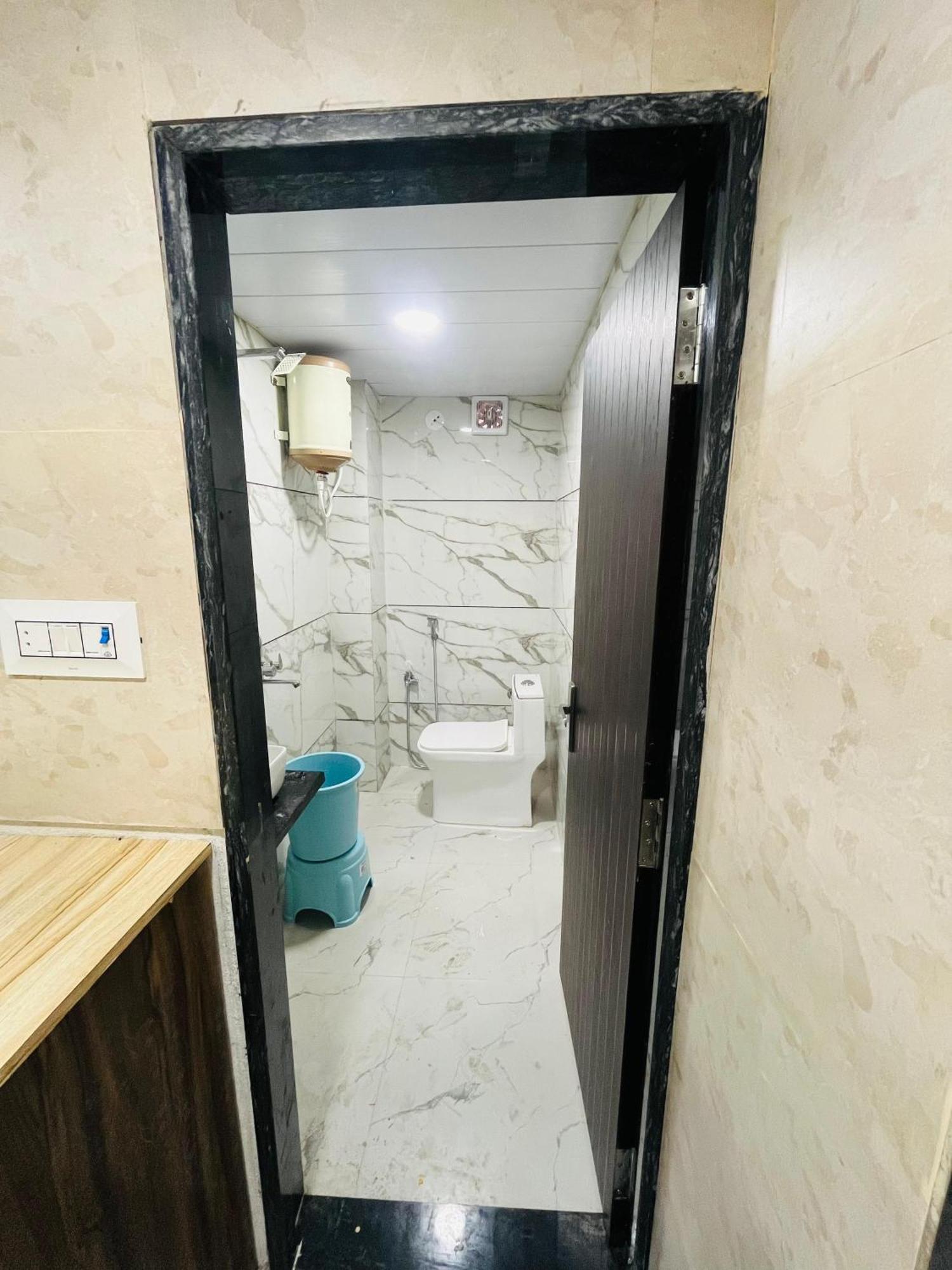 Hotel Sk Tower Ujjain Esterno foto