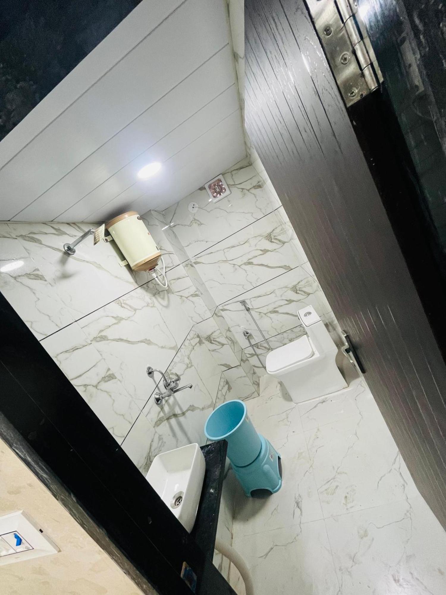 Hotel Sk Tower Ujjain Esterno foto